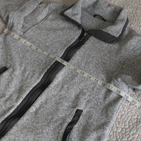 Lululemon Size 8 Grey Full Zip Knit Jacket *Flaw - Picture 9 of 16